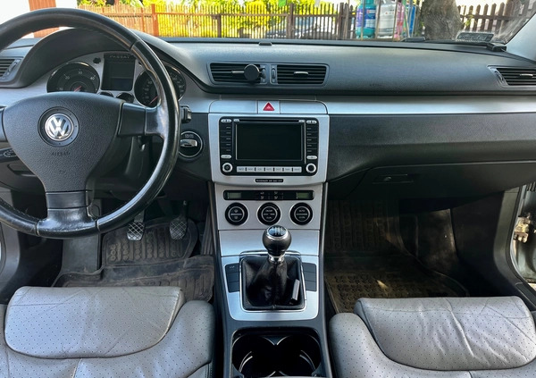Volkswagen Passat cena 7500 przebieg: 303825, rok produkcji 2005 z Błonie małe 67